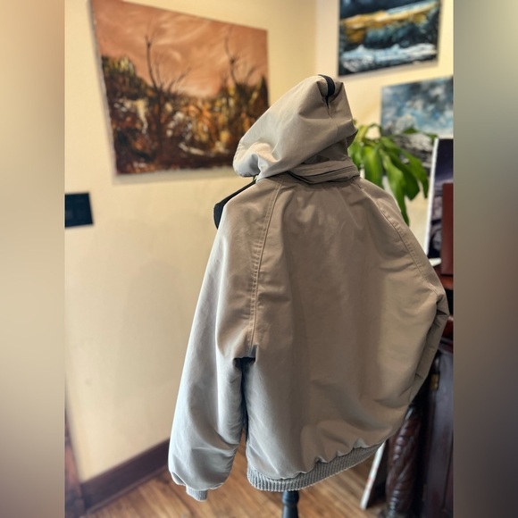 Flannel lined jacket with hoodie in GUC - Picture 8 of 8